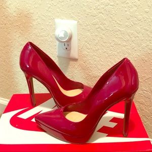 Jessica Simpson pumps